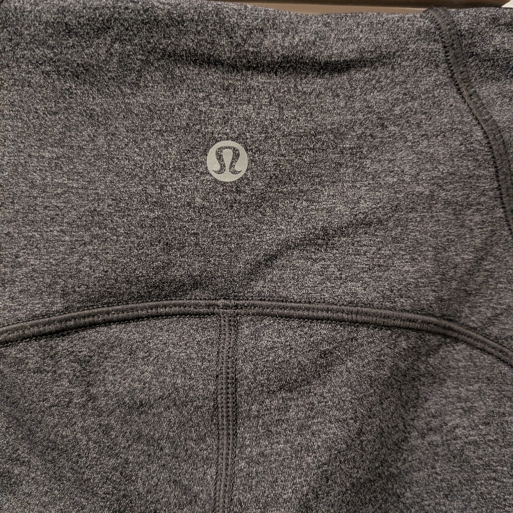 Lululemon/Train Times Legging Sz 6 - Picture 6 of 8